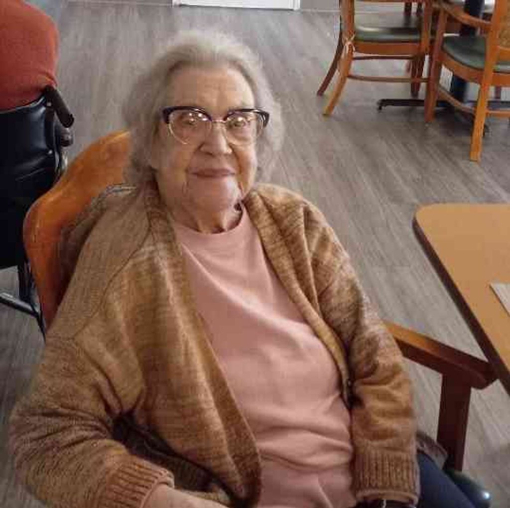 Lois Saunders Profile Photo