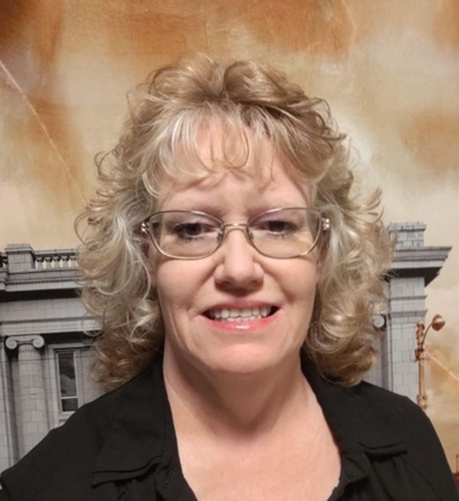 Kimberly L Reeves