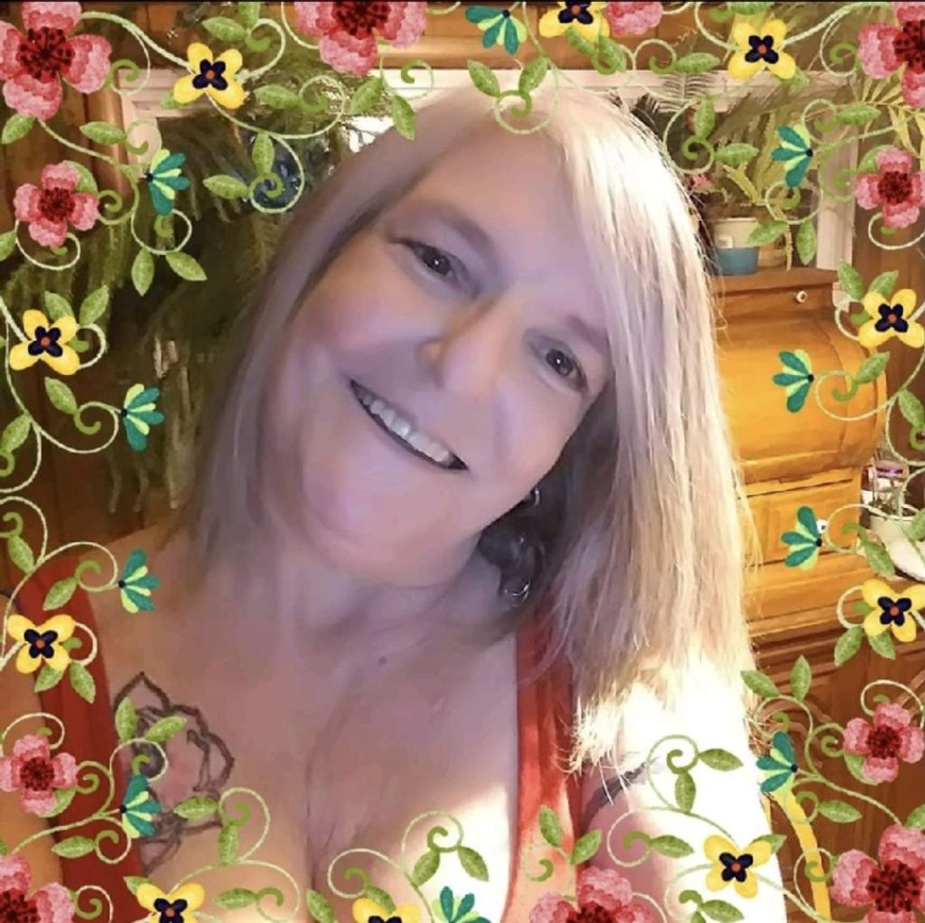 Suzanne "Suzi" Elaine (Hawley)  Sumerau