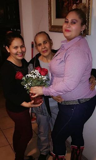 Maria Deleon Ambriz photo gallery thumbnail 32 of 187