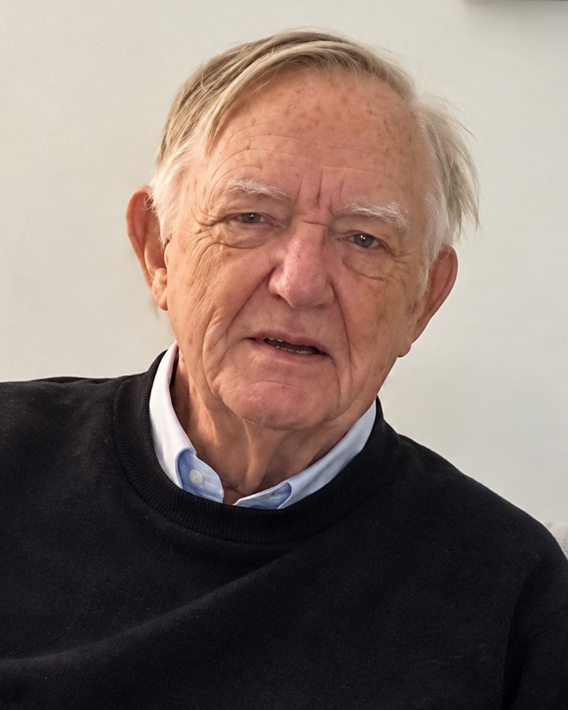 Robert "Bob" Manning