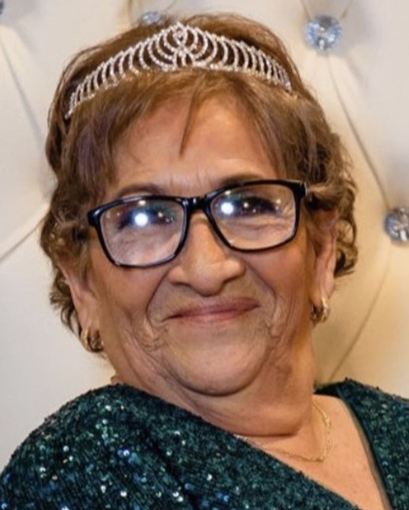 Mama Lupita Davila