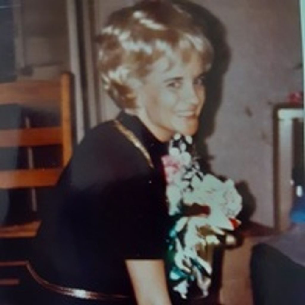 Anna Belle Row