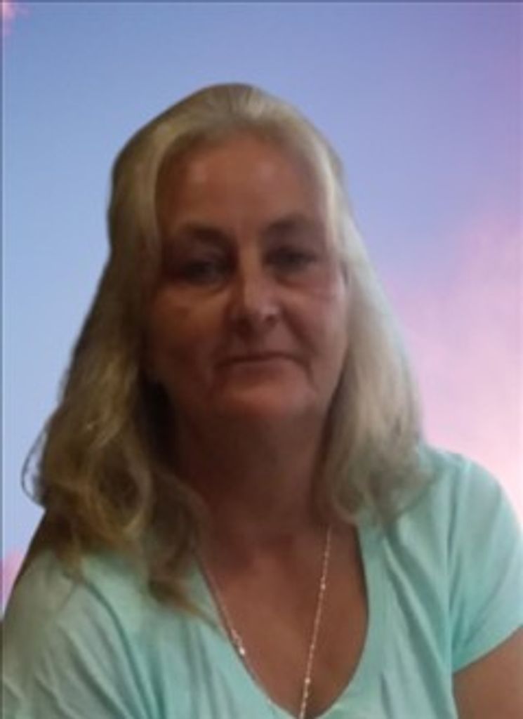 Carolyn Renee Traywick