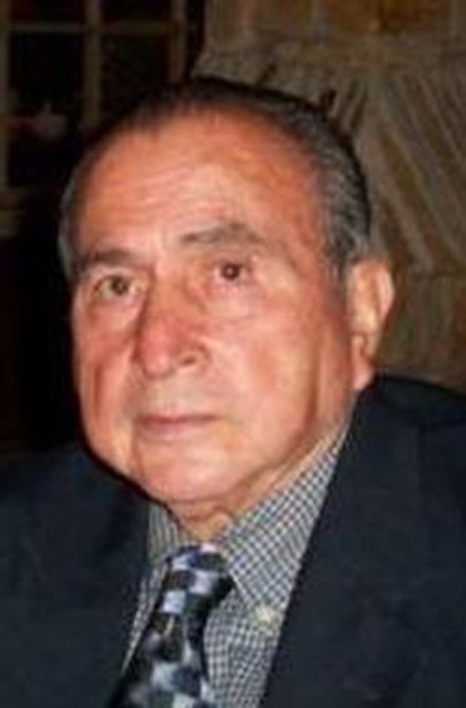 Luis Flores