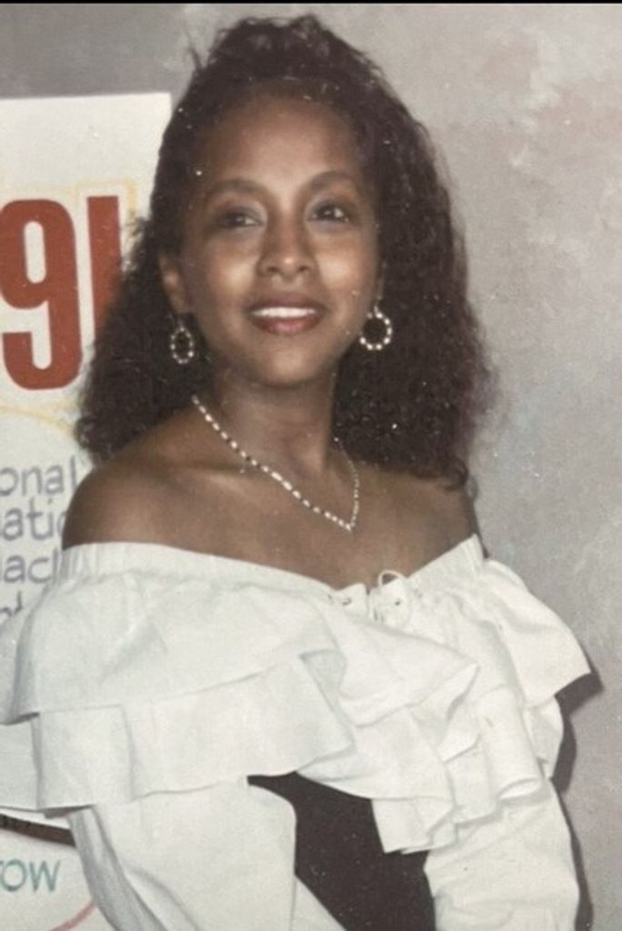 Tracy Leah Wallace Profile Photo