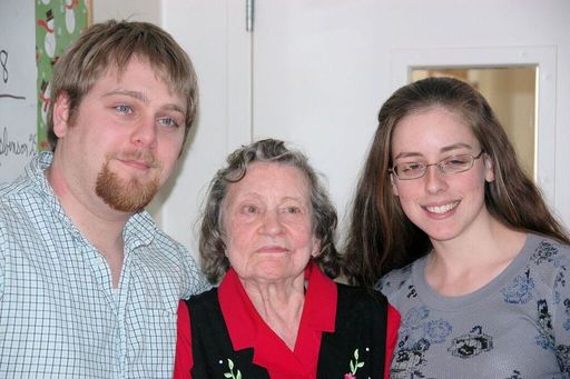Beatrice Smith photo gallery thumbnail 12 of 91