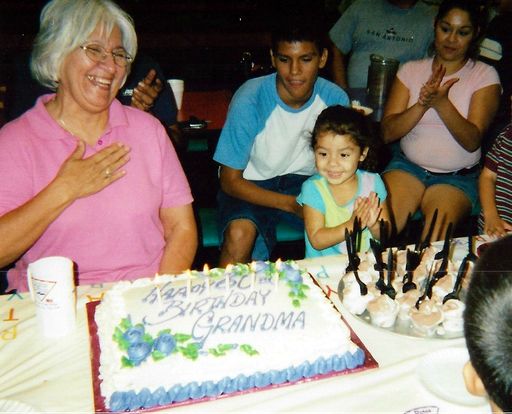 Yolanda C. Gonzalez photo gallery thumbnail 171 of 357