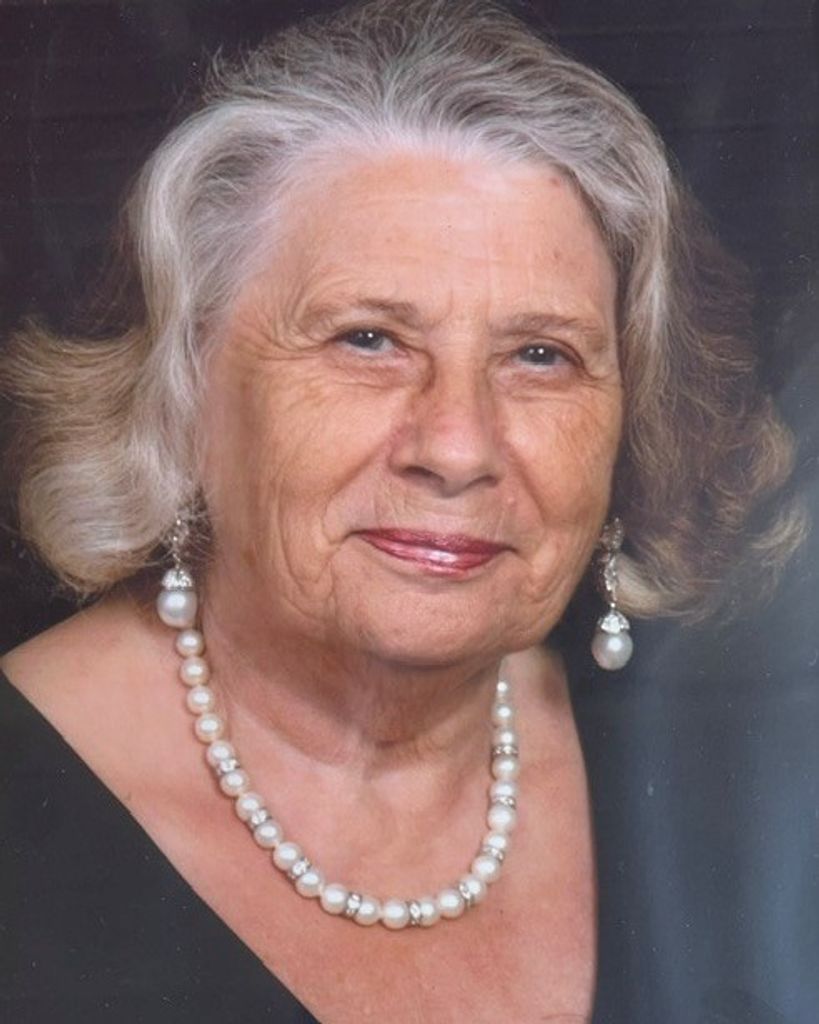 Victoria Benavides