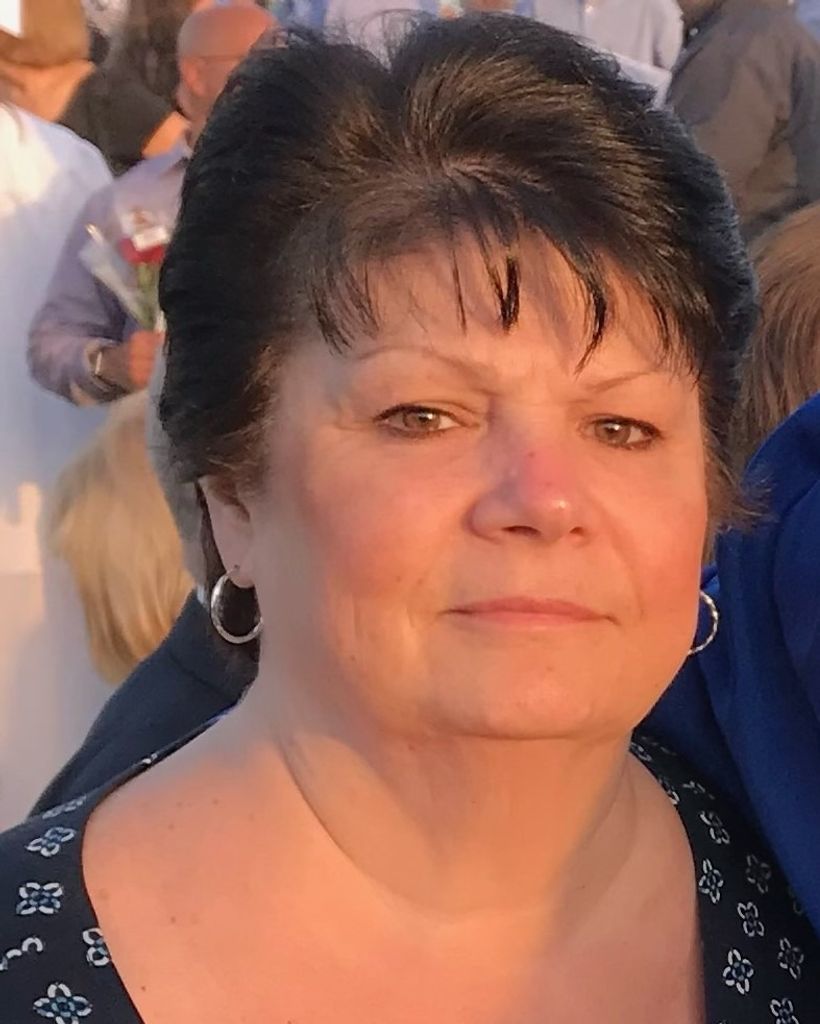 Sandra Lee Smith Profile Photo
