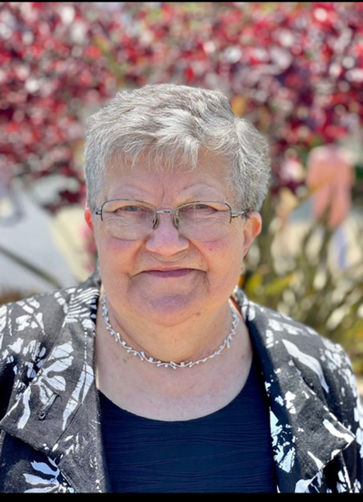 Elisabeta Hehn Profile Photo