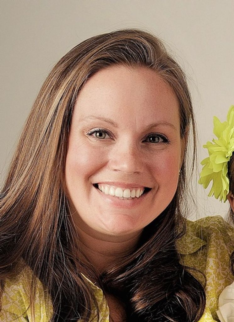 Julie Elizabeth Thoendel Profile Photo