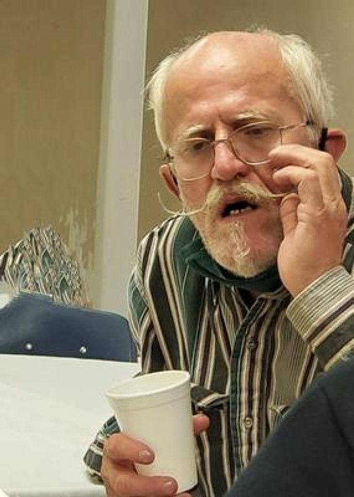 Phillip Scott Tosspon Profile Photo