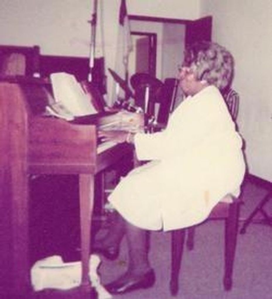 Earndean "Dean" Brown Profile Photo