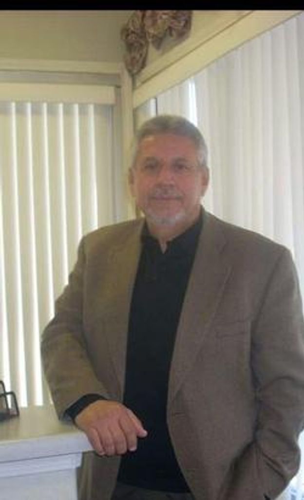 Thomas Garza Profile Photo
