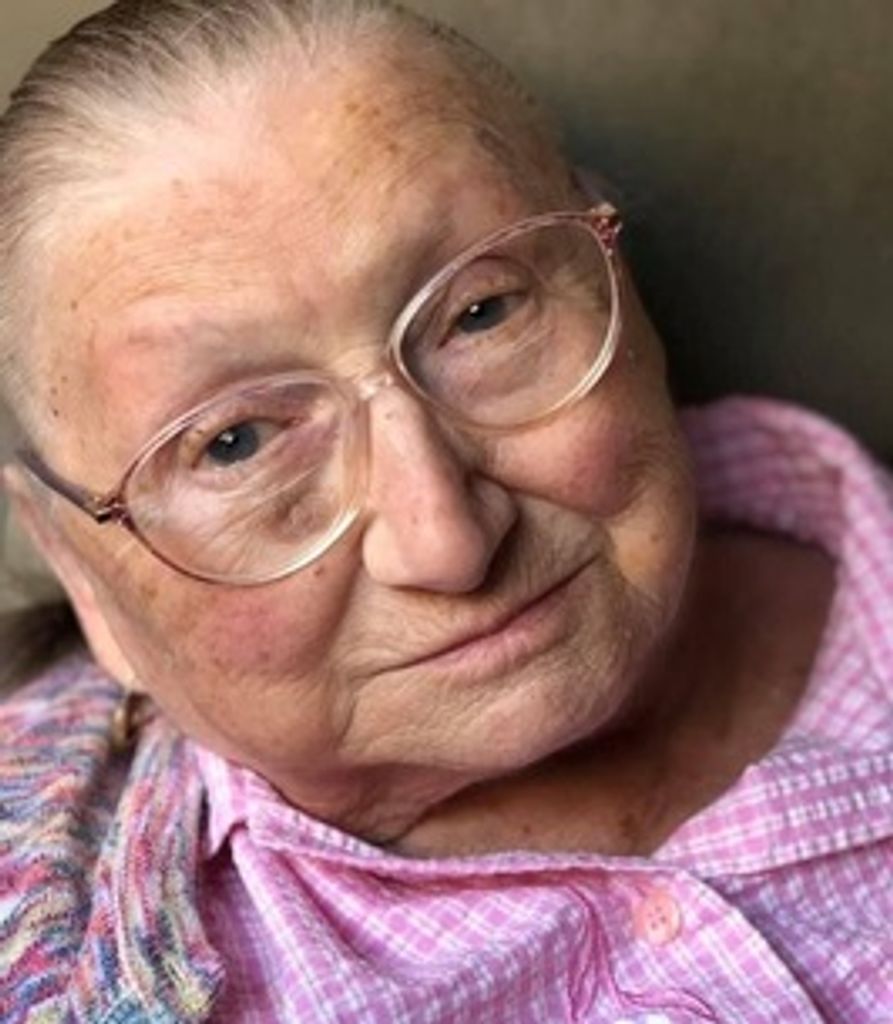 Thela  Belle (Delo)  Conner