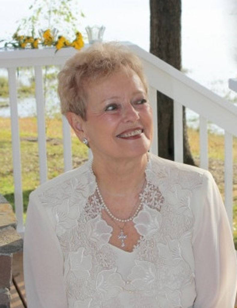 Bonnie Sue Hall