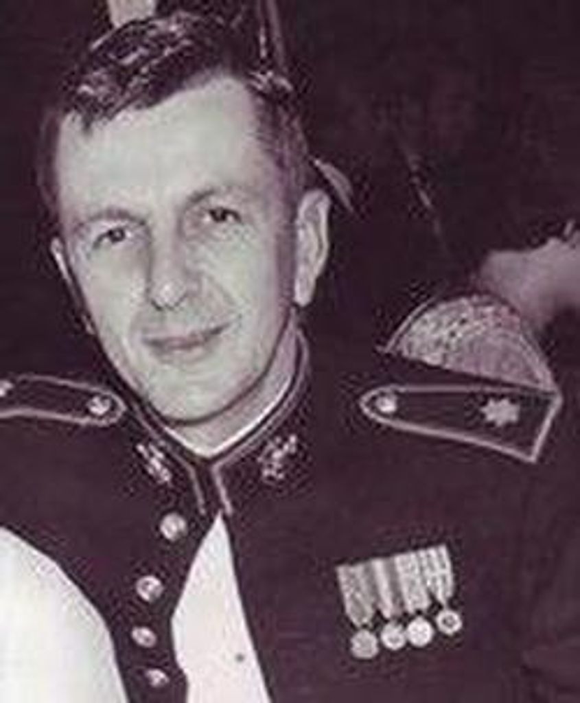 Robert J. Melanson