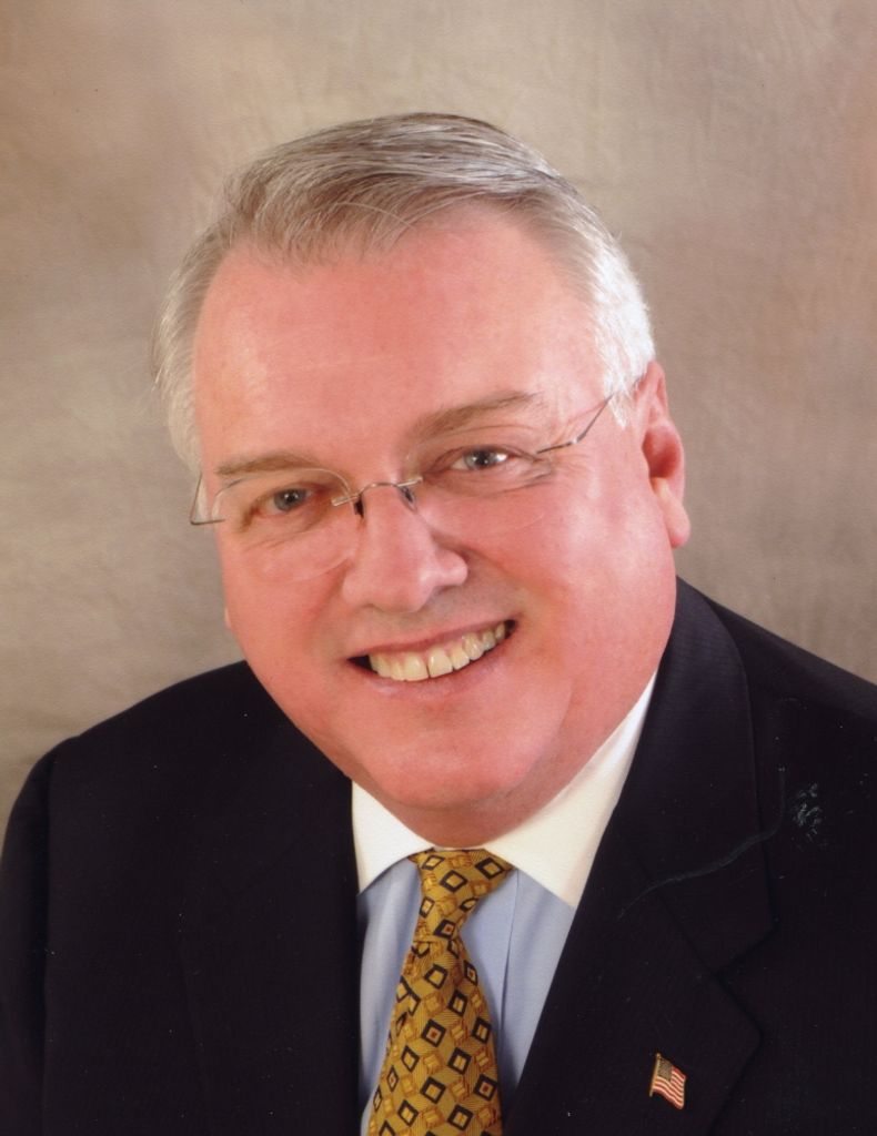 Walter E. Huizenga Profile Photo