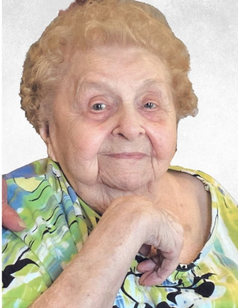 Anna Mae (Lazarowicz)  Lucas