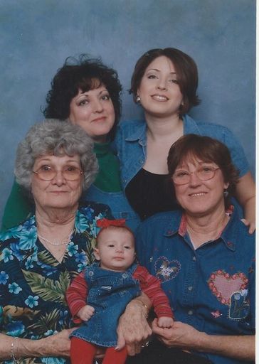 Frances Brewer photo gallery thumbnail 22 of 30