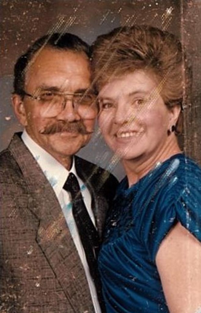 Linda M (Collins)  Clark