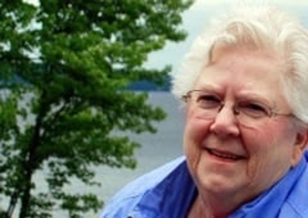 Donna Lee Brown
