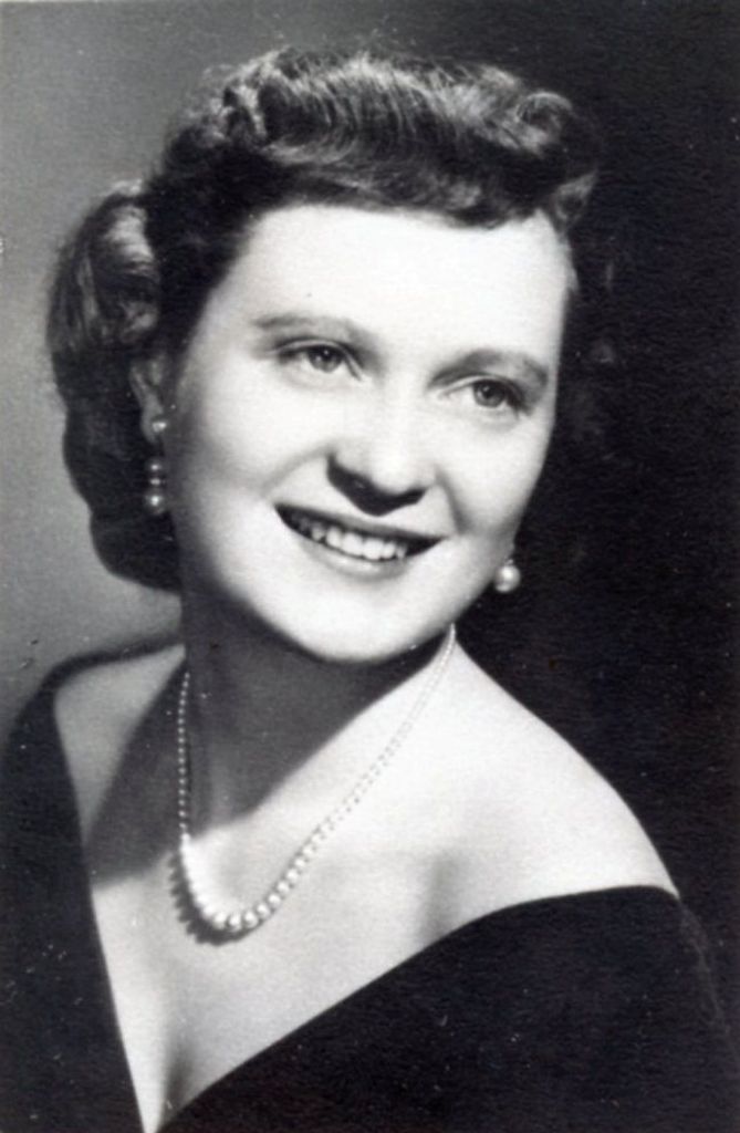 Gwendolyn "Gwen" R. Mccloskey