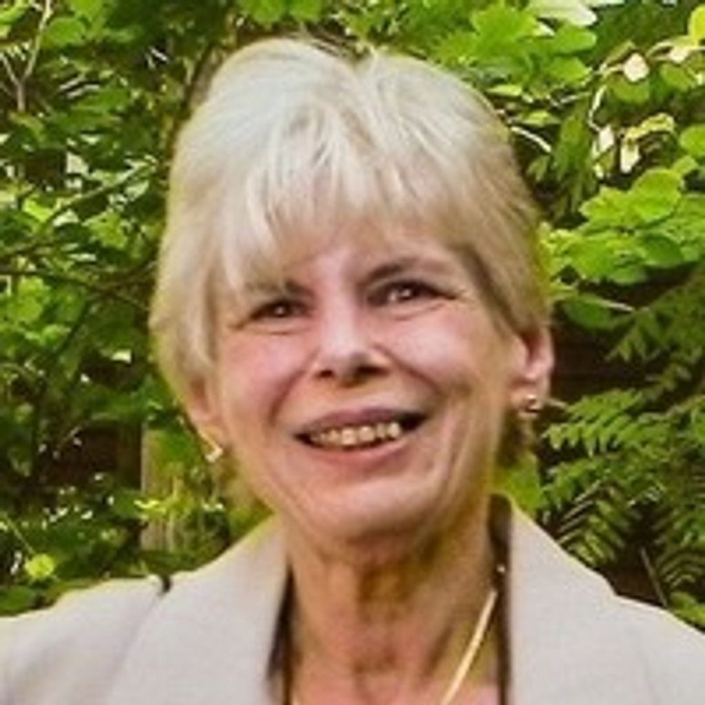 Vicki R Winternitz