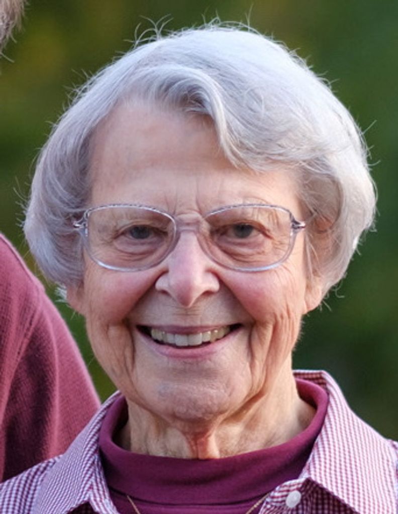 Iris L (Holmes)  Edwards