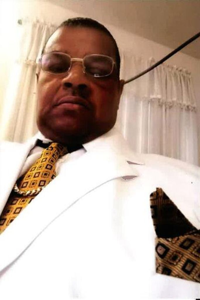 Reedell Sandles Profile Photo