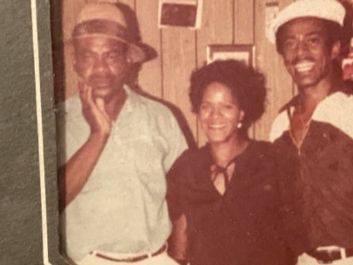 Gene Earl Williams photo gallery thumbnail 4 of 11