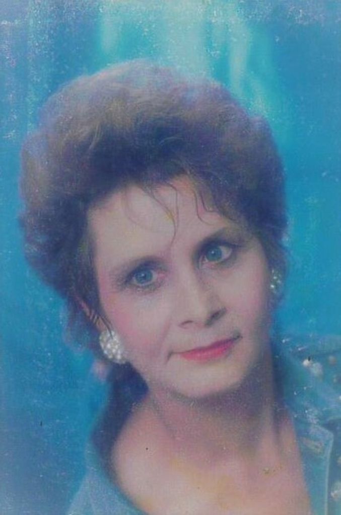 Roxy Ann Wells Profile Photo