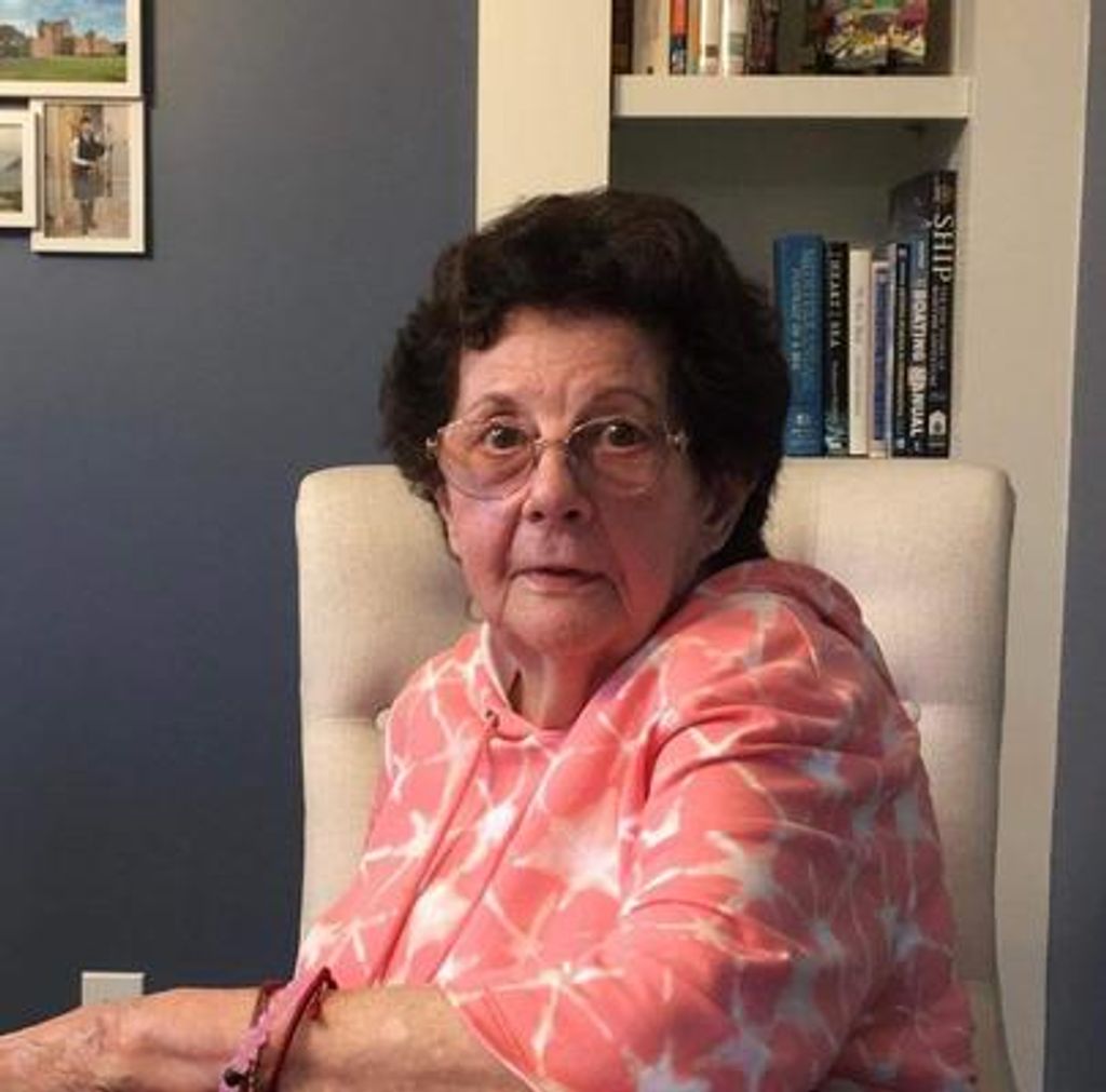 Louise Robinson Profile Photo