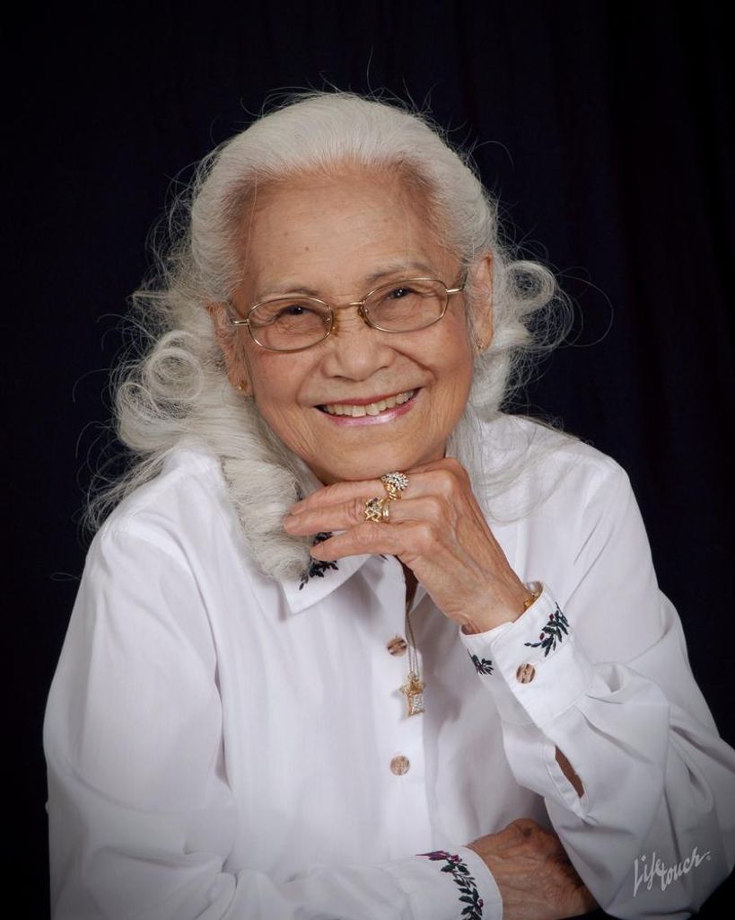 Vicenta "Vicky" Reis