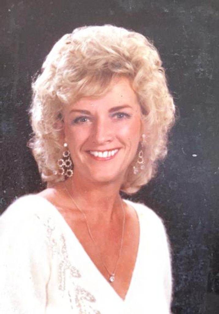 Russellyne Robbins Profile Photo