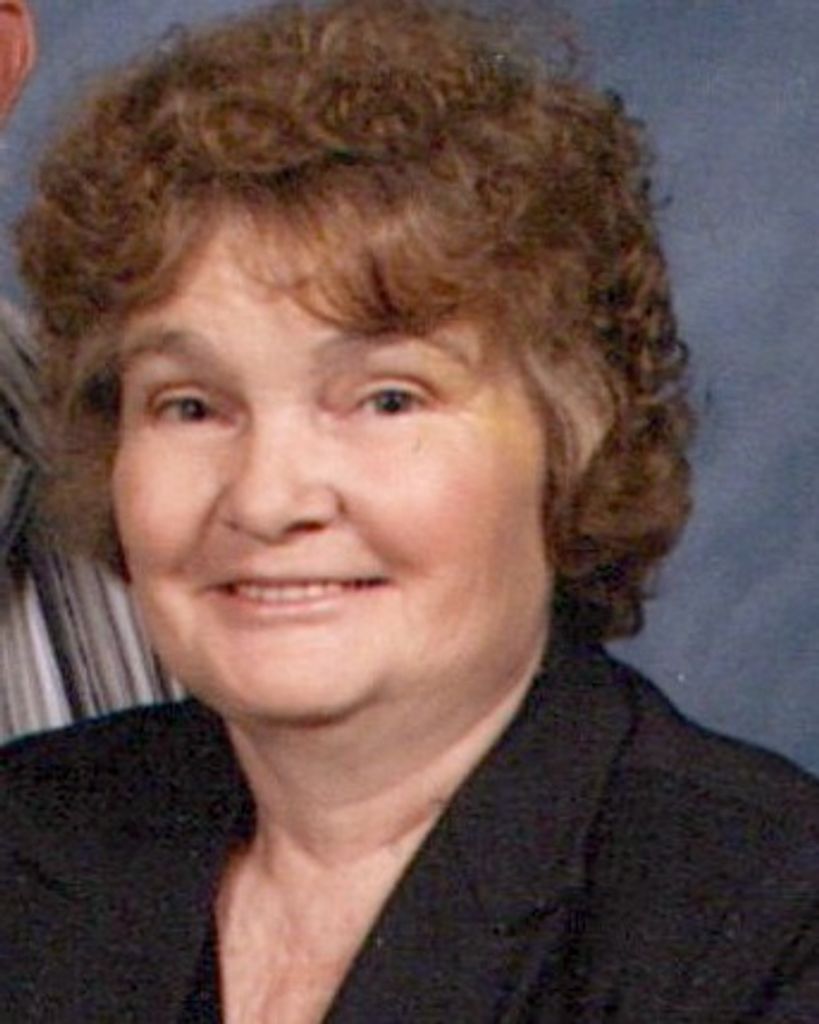 Elizabeth Miller Profile Photo