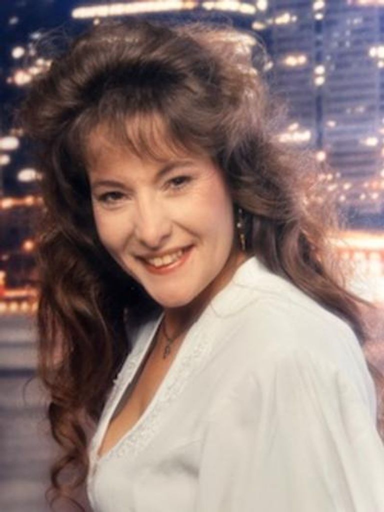 Lisa Marie Piper Profile Photo