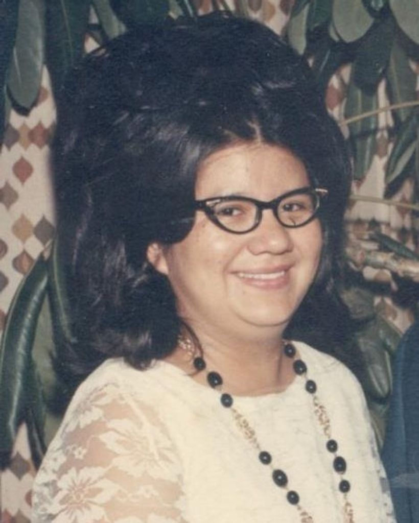 Isabel M. Flores Profile Photo