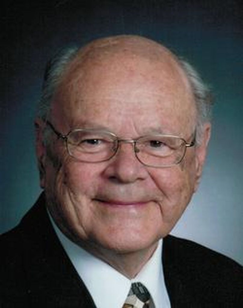 Pastor Elmer R. Lisch Profile Photo