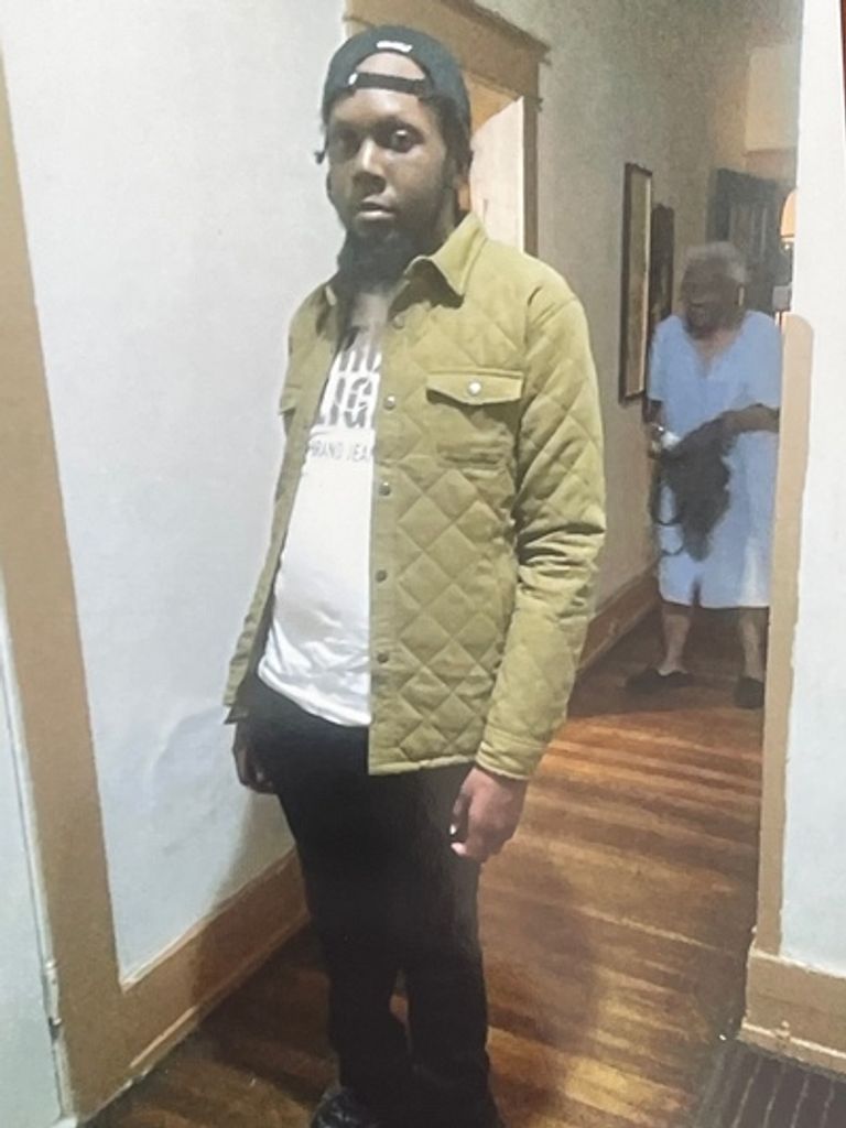 Malik Holcomb Profile Photo