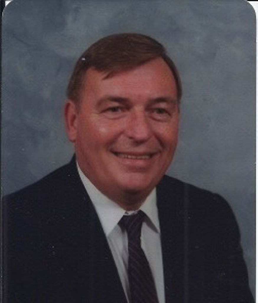 Arlyn Holden