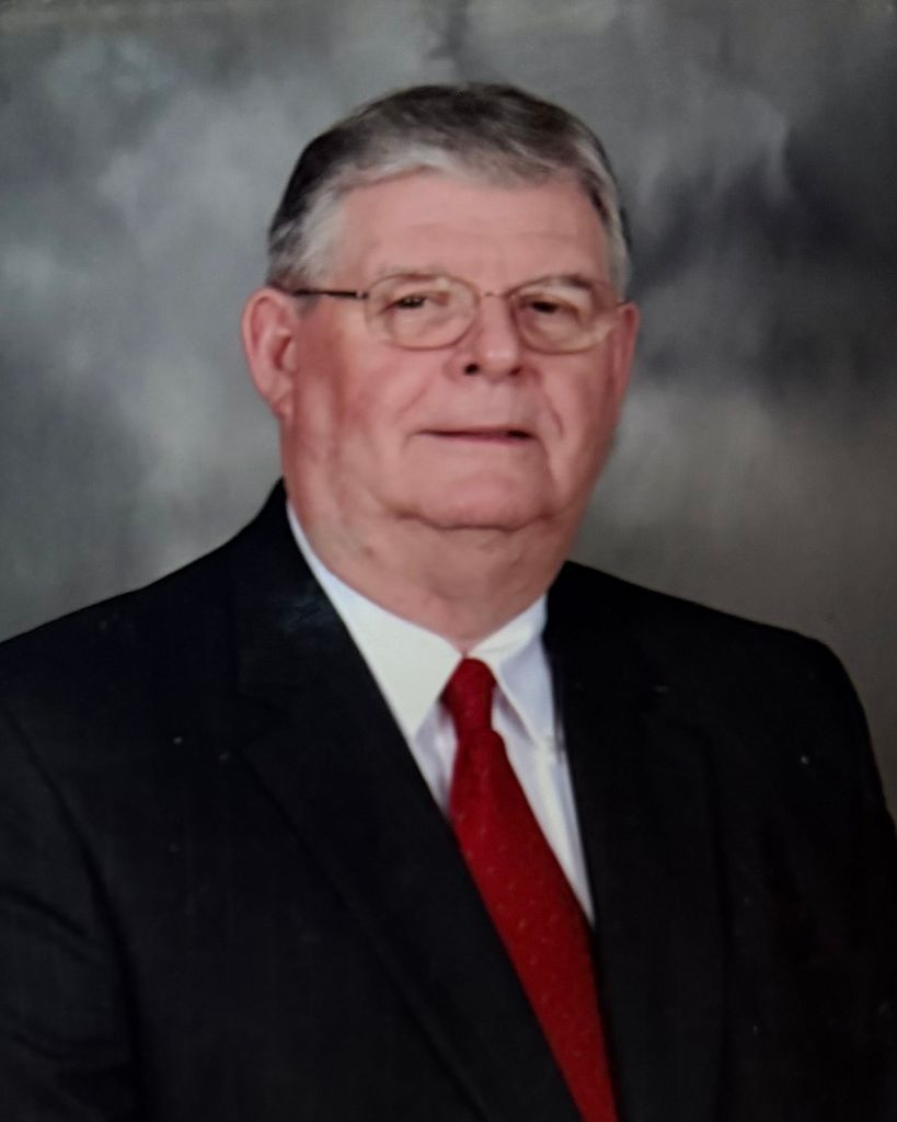 Tennyson Holder Profile Photo