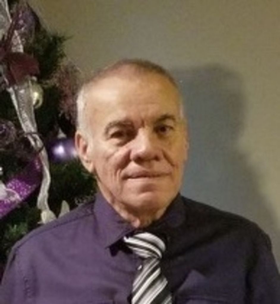 Israel Velez Profile Photo