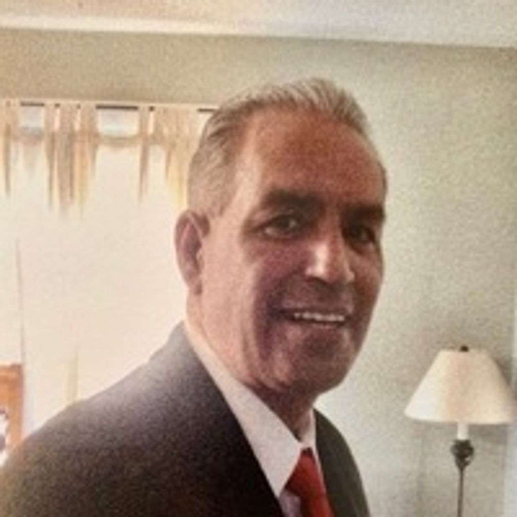 Luis Buther Profile Photo
