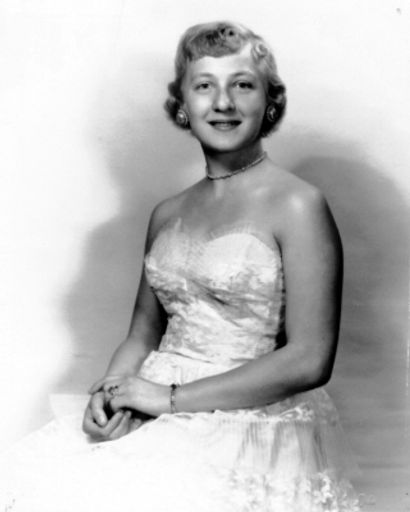Karen Ella Bretey photo gallery thumbnail 12 of 77