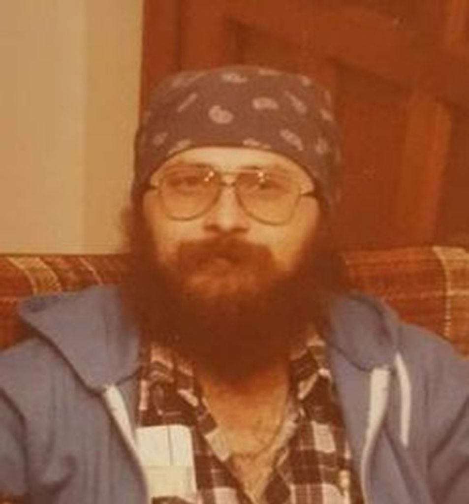 Morris "Mo" Vsetecka