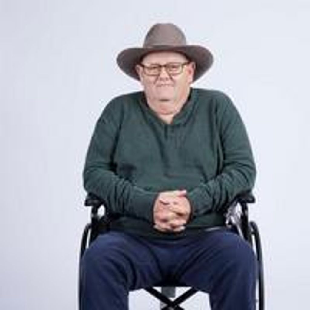 Robert Michael "Mike" Redmond