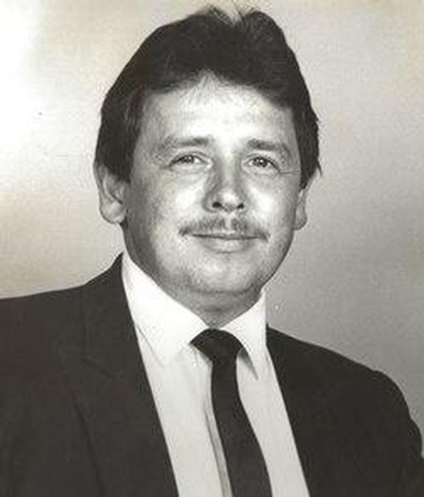 Donald Edward Thomas