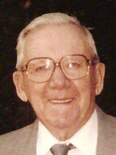 Lloyd Harry Benecke photo gallery thumbnail 1 of 1